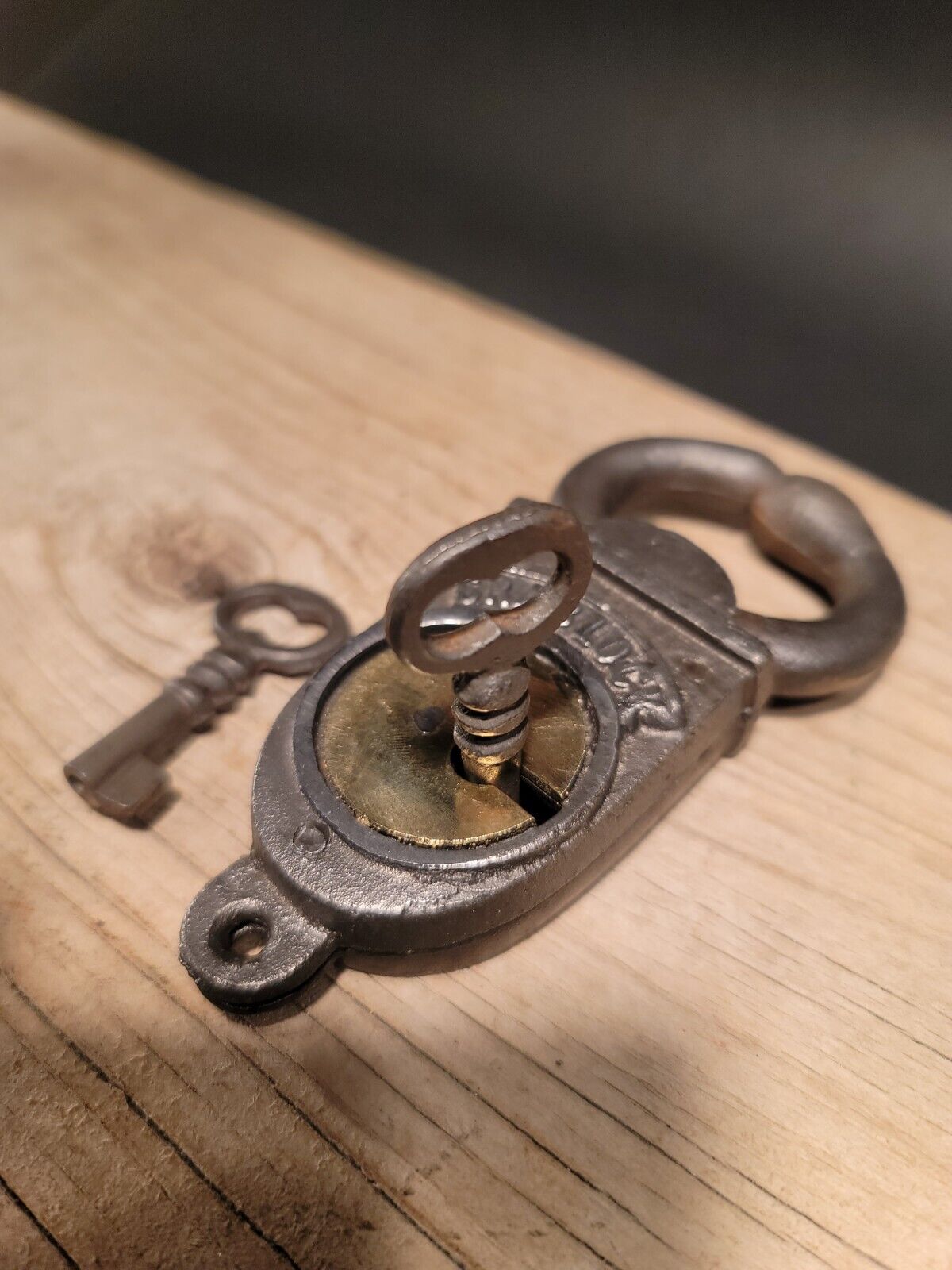 Antique Vintage Style Wrought Iron Trunk Chest Box Crab Lock Key Padlock