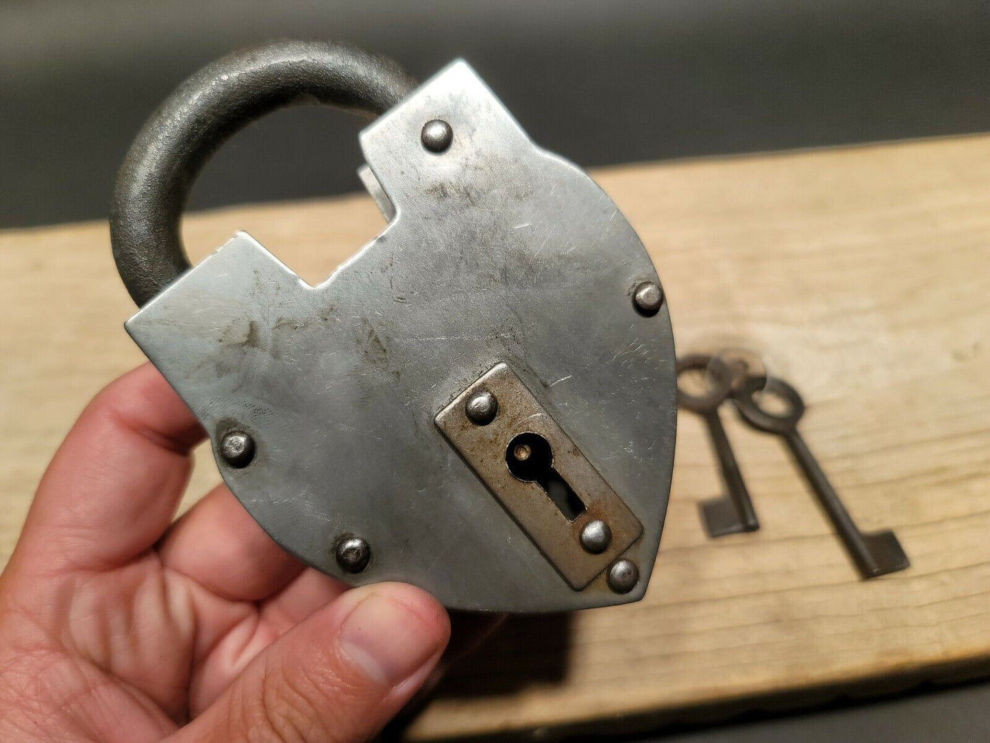 Antique Vintage Style Cast Iron Steel Heart Bridge Padlock Lock & Key