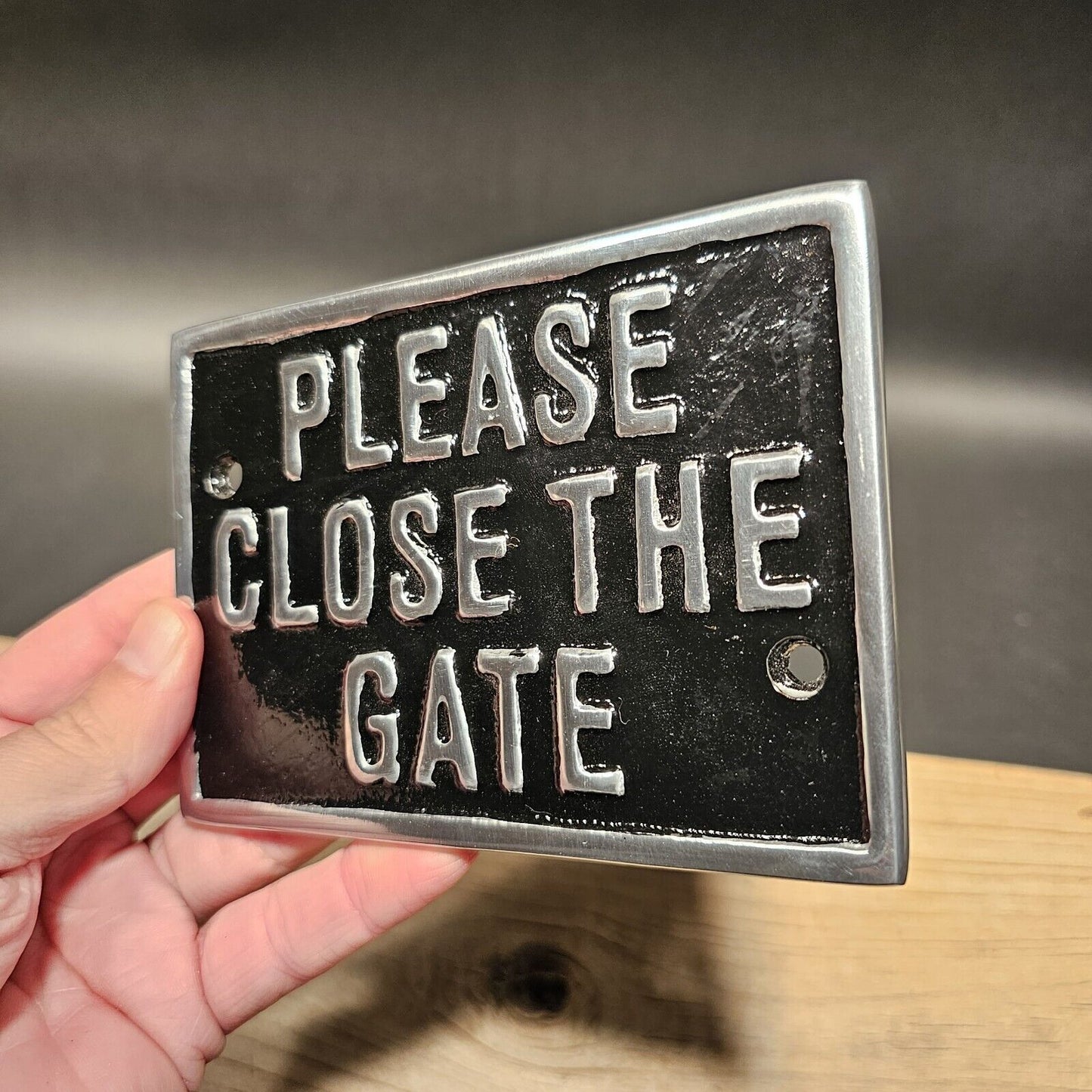 Vintage  Style Aluminum Retro "Please Close The Gate" Sign Plaque