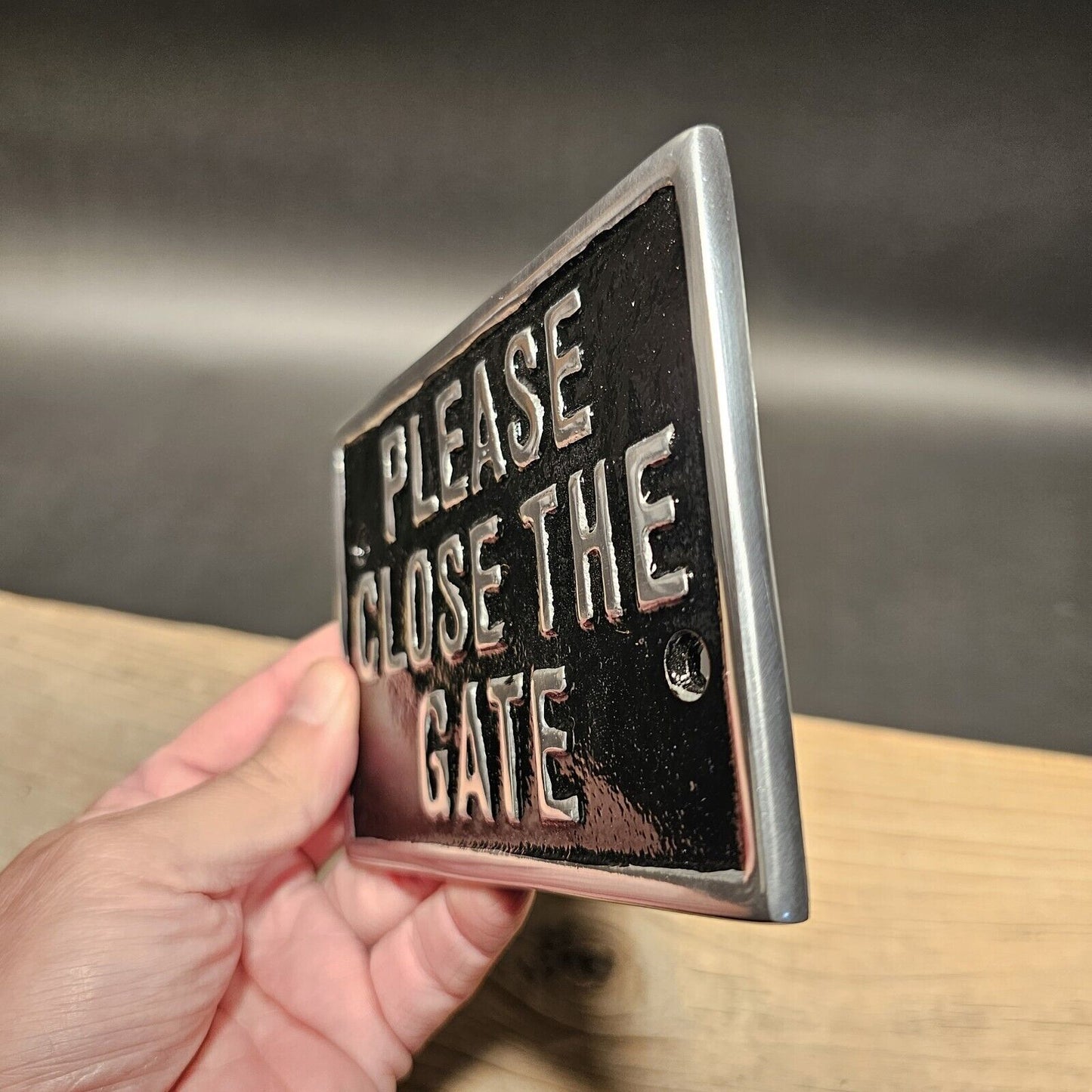 Vintage  Style Aluminum Retro "Please Close The Gate" Sign Plaque