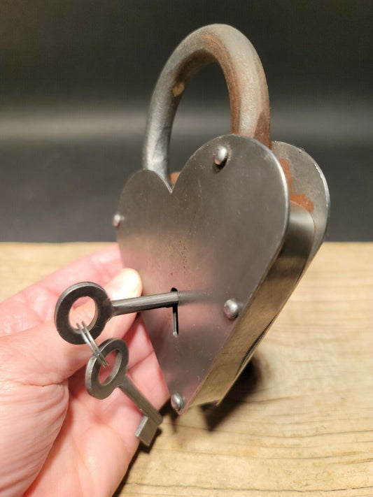 Antique Vintage Style Cast Iron Steel Heart Bridge Padlock Lock & Key