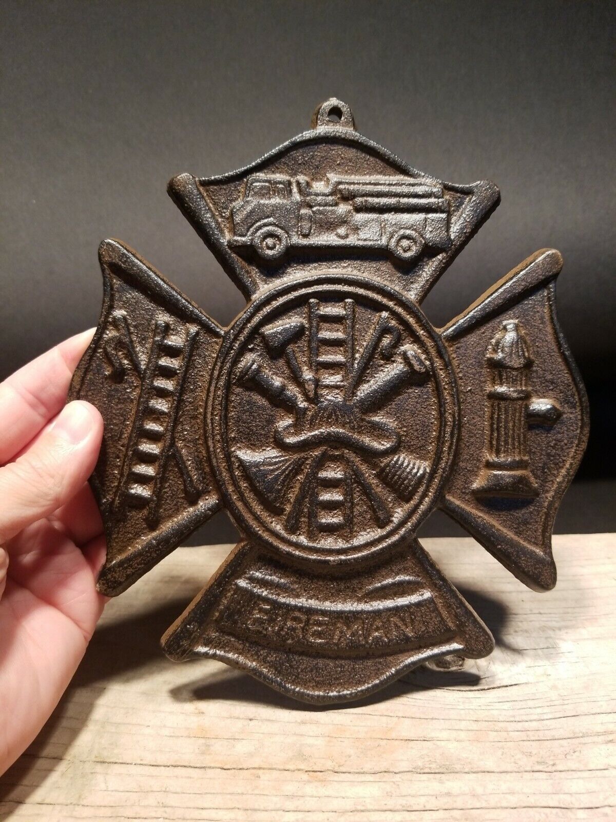 Antique Vintage Style Cast Iron Rust Fire Fighter Plaque Fire Mark Sign
