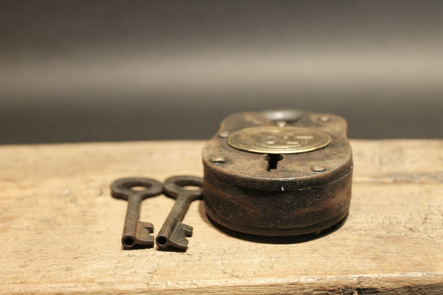 Antique Vintage Style Cast Iron Colt Firearms Ammo Box Padlock Lock & Key